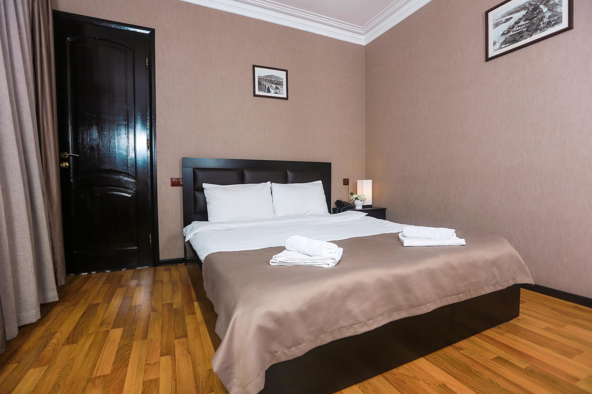 Hotel New Metekhi Tbilisi Bagian luar foto